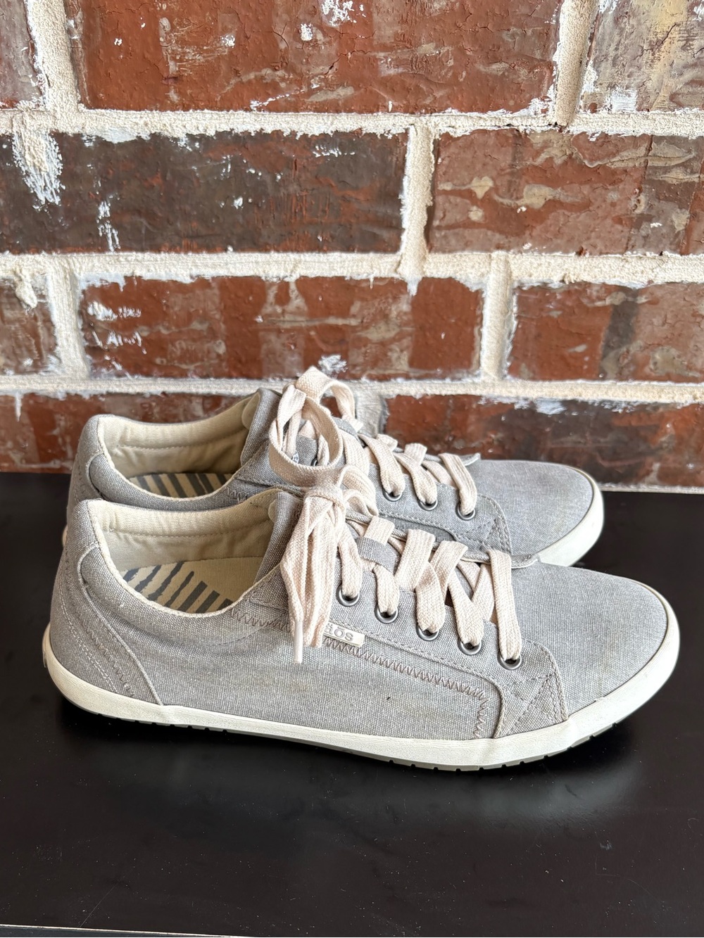 Taos Star Burst Comfort Canvas Sneakers Washed Gray Size 10 Wide FLAWED - Picture 2 of 14